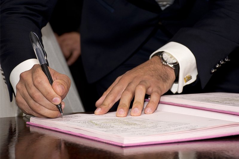 Pre-nuptial agreement ignored in divorce that sees husband awarded PS1.3 million